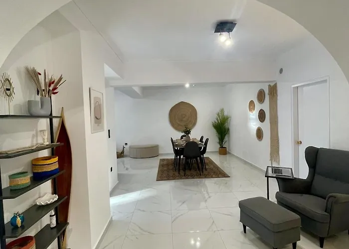 Victoria\'S Spacious Apartment